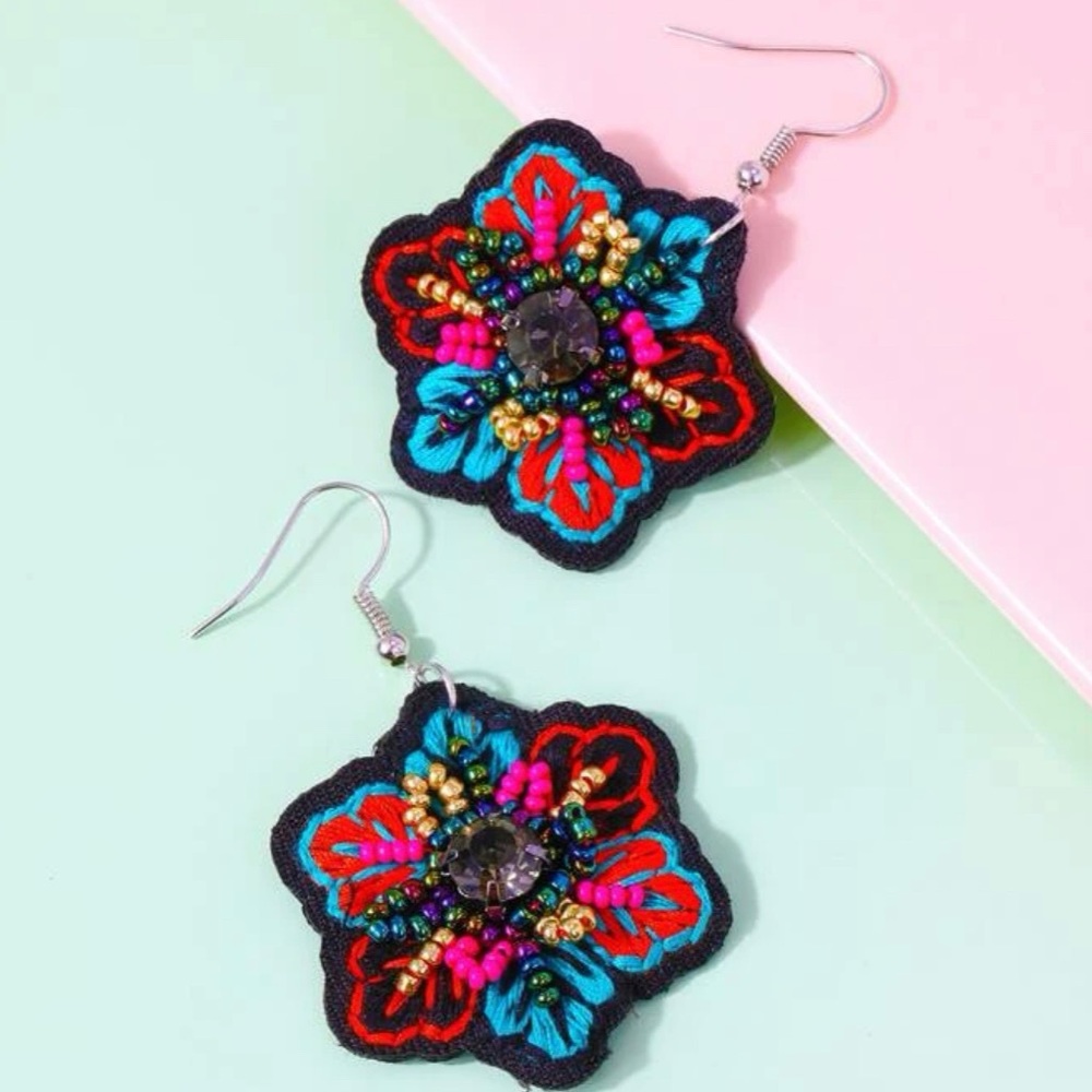 🎉HP🎉 🦋 3/$24 Colorful embroidered and beaded floral earrings / NWOT - Picture 3 of 4